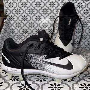 Nike Black and White vapor Lunarlon youth unisex baseball softball Cleats 3.5M